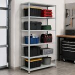 Siva metalna polica za uredno čuvanje alata, kutija i pribora