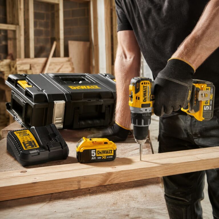 DeWALT aku bušilica DCD791P2 sa motorom bez četkica