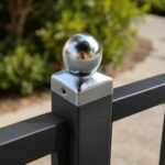 Poklopac sa kuglom za zatvaranje kvadratnih metalnih cijevi