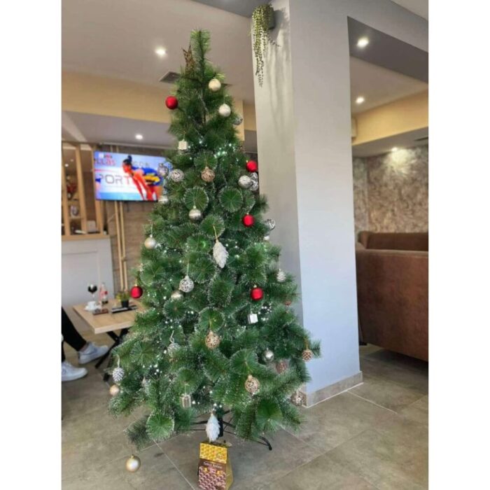 novogodišnji sniježni bor