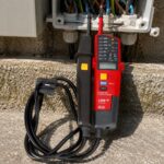 Tester napona UNI-T omogućava praktičnu provjeru prisustva napona u električnim instalacijama