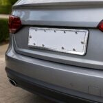 Inox nosač registarske tablice elegantnog izgleda za zaštitu i uredan izgled vozila