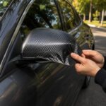 Karbon folija za auto u sivoj boji pogodna je za oblaganje haube, krova, retrovizora i unutrašnjih detalja
