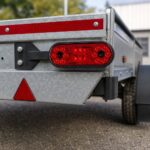 LED signalna lampa crvena s nosačem za pouzdanu signalizaciju vozila