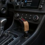 Transmiter Bluetooth V2 FM transmiter za automobil sa bežičnim prijenosom muzike i hands free pozivima