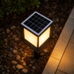 LED solarna vrtna svjetiljka za dekorativno osvjetljenje staza terasa i cvjetnjaka
