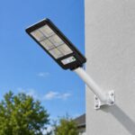 Nosač ulične svjetiljke čelični nosač za montažu LED i solarne rasvjete