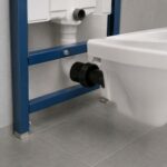 Odvodna cijev za ugradbeni vodokotlić pruža sigurno i stabilno povezivanje sanitarne instalacije sa kanalizacionim odvodom