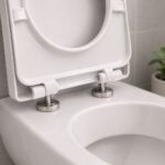 Set za pričvršćivanje WC daske Nova sa metalnim poklopcima i čvrstim nosačima