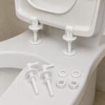 Vijci za WC dasku Nova 7026 za stabilnu montažu