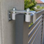 Komplet većih vodilica sa nosačem za stabilno vođenje klizne kapije
