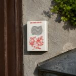 Kućno električno zvono pogodno je za ugradnju na ulazna vrata stanova, kuća i kancelarija