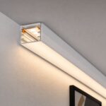 Aluminijska lajsna za LED rasvjetu pomaže u hlađenju trake i daje čist završni izgled instalaciji.