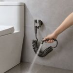 Higijenski set antracit sa WC tušem, crijevom i zidnim nosačem