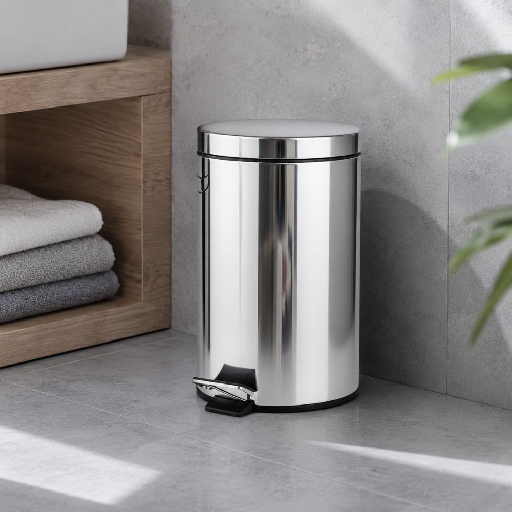 inox-kanta-za-smece Inox kanta za smeće modernog izgleda, pogodna za čisto i uredno odlaganje otpada.