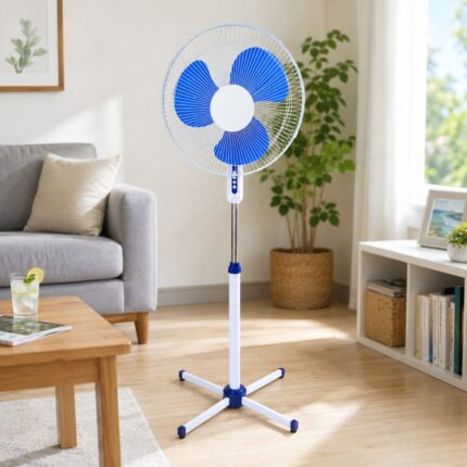 Podni ventilator sa stabilnim postoljem pruža ugodan protok zraka tokom toplih dana.