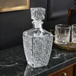 Staklena kristalna boca za viski 810 ml sa poklopcem za elegantno čuvanje i posluživanje pića