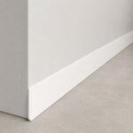 Bijeli PVC profil 30x30 mm dužine 2,70 m za završnu obradu, zaštitu rubova i različite montažne radove