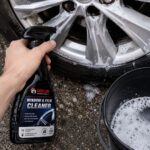 Čistač felgi i guma vraća sjaj naplatcima i gumama te uklanja tvrdokornu cestovnu prljavštinu