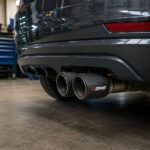 Dupli nastavak auspuha sa elegantnom završnom obradom za sportski izgled automobila