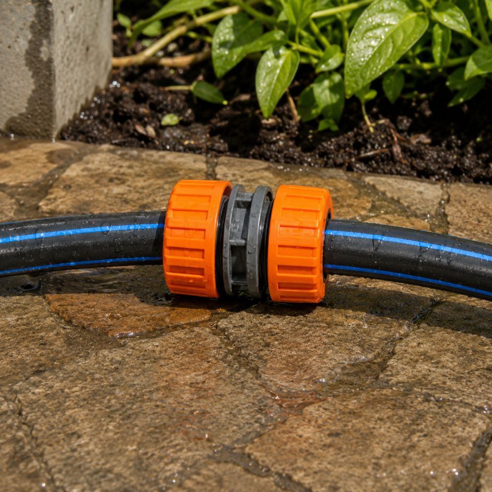 Plastična spojnica PVC 25x20 za pouzdano povezivanje cijevi različitih promjera u vodovodnim instalacijama