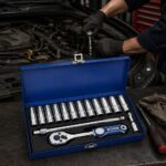 Set gedora 3/8 sa dugim nastavcima i račnom za servisiranje automobila i mašina