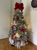 Snježna Deluxe jelka – primjer prazničnog ukrašavanja